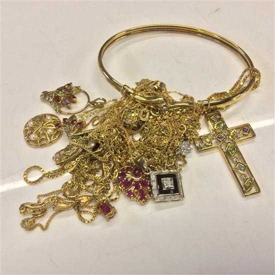 Modern 9ct gold jewellery, necklaces and pendants 41g gross